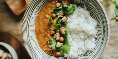 Picture of veggie meal in bowl. Credit: Alesia Kozik via Pexels. 