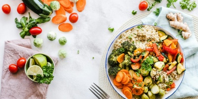 A plate of veggies. Credit: Ella Olsson via pexels