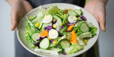 Plates of veggies. Credit: Catcoming via Pexels. 