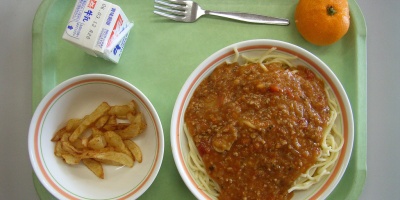 Photo: ishpikawa ken, school lunch, Root, Flickr, Creative Commons License 2.0 generic.