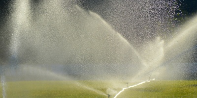 Image: danielsfotowelt, Lawn irrigation sprinkler, Pixabay, CC0 Creative Commons