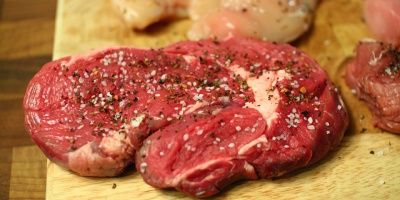 Photo: Oliver Hallmann, Steak, Flickr, Creative Commons License 2.0 generic.