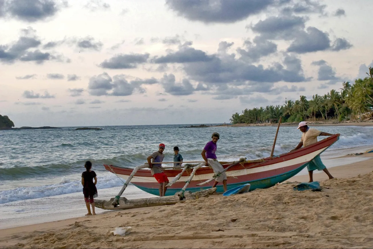 Image: Hafiz Issadeen, Fisherfolk - Beruwala, Flickr, Creative Commons Attribution-NoDerivs 2.0 Generic Image: Hafiz Issadeen, Fisherfolk - Beruwala, Flickr, Creative Commons Attribution-NoDerivs 2.0 Generic