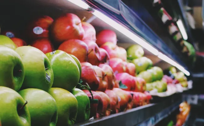 apples on shelf
