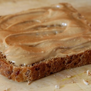 Peanut butter spread on toast. Image by Robert Owen-Wahl from Pixabay