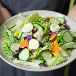 Plates of veggies. Credit: Catcoming via Pexels. 