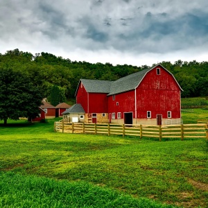 red barn in US. Credit: Pixabay via Pexels. 