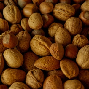 Image: Pxhere, Food produce nut, CC0 Public Domain