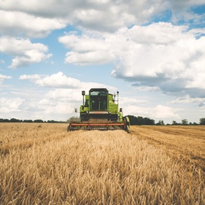 Image: freestock.org, Green tractor, Pexels, Pexels Licence