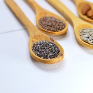 Image: Miguel Á. Padriñán, Closeup photo of four brown wooden spatulas with seeds, Pexels, Pexels licence