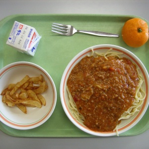 Photo: ishpikawa ken, school lunch, Root, Flickr, Creative Commons License 2.0 generic.
