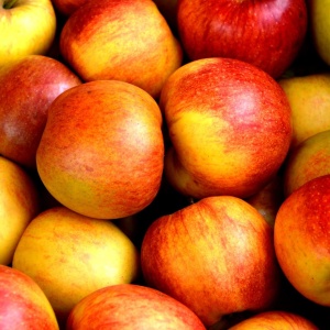 Image: Red apple fruits, Pixabay, CC0 license