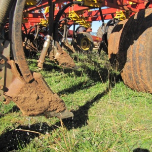 Photo: Feral Arts, “Little River Landcare Group - Machinery Conversion Field Day”, Flickr, Creative Commons license Attribution 2.0 Generic.