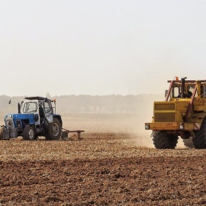 Image: Max Pixel, Agriculture Tractor Arable, CC0 Public Domain